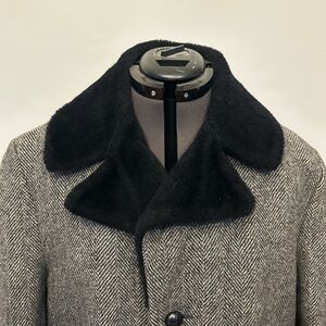 Vintage Men’s Woolrich herringbone over coat size 40